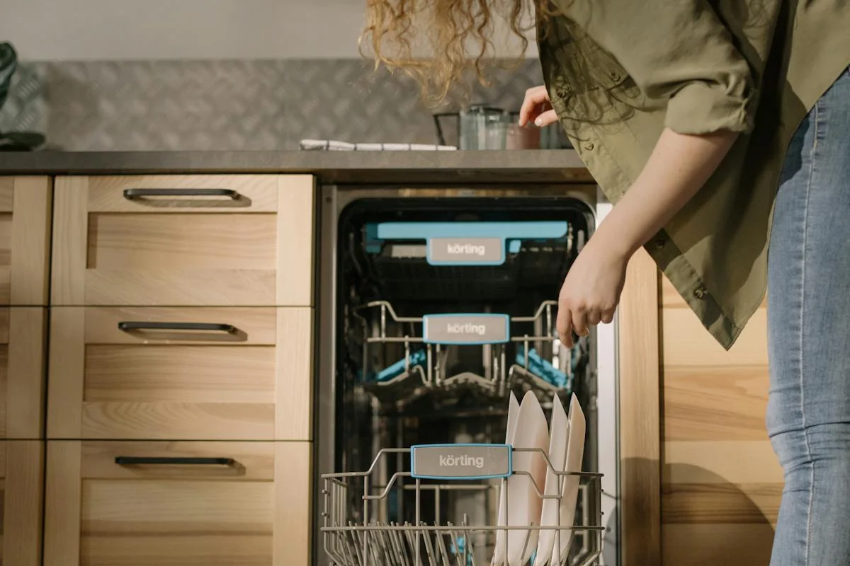 Les 10 erreurs de chargement qui abîment votre vaisselle